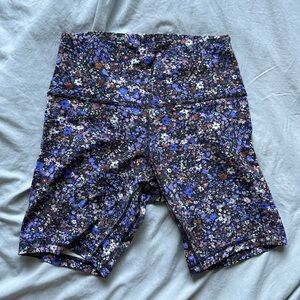 8in LULULEMON BIKE SHORTS